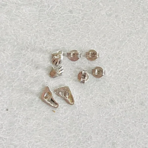 Set of 2 Sterling Silver Mini Hands and Feet Earrings - Picture 4 of 5